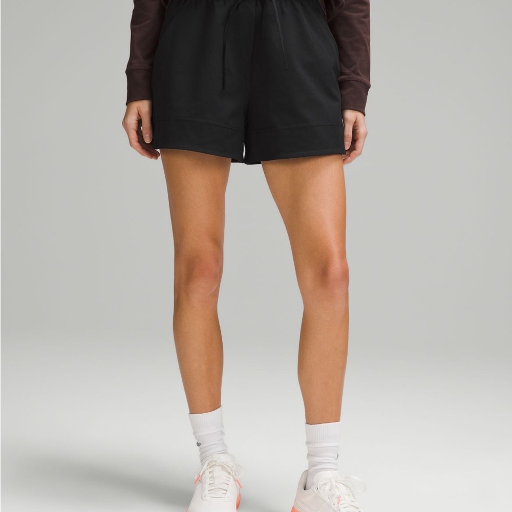 NWOT Lululemon Cinchable 3.5” Short - Picture 2 of 5